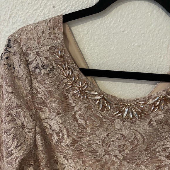 Tahari rose gold mother of the bride dress with lace and gem detail size 8 - Picture 5 of 10